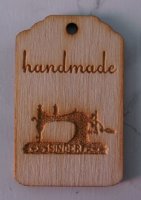 Деревянная бирка handmade (швейная машина) 6см*4см 